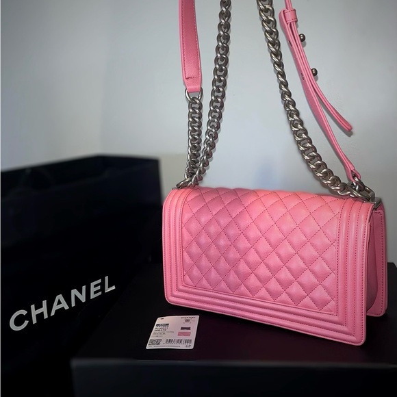 CHANELπ~ Pink Medium Boy Bag/ Silver detailing - Picture 2 of 11